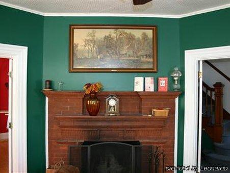 The Young House Bed And Breakfast Millinocket Nội địa bức ảnh