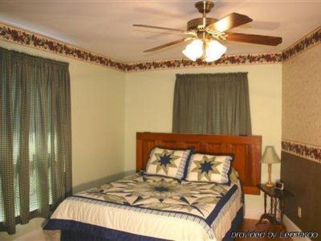 The Young House Bed And Breakfast Millinocket Phòng bức ảnh