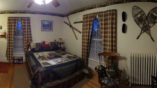 The Young House Bed And Breakfast Millinocket Ngoại thất bức ảnh