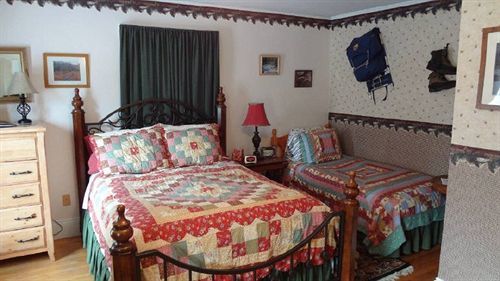The Young House Bed And Breakfast Millinocket Ngoại thất bức ảnh